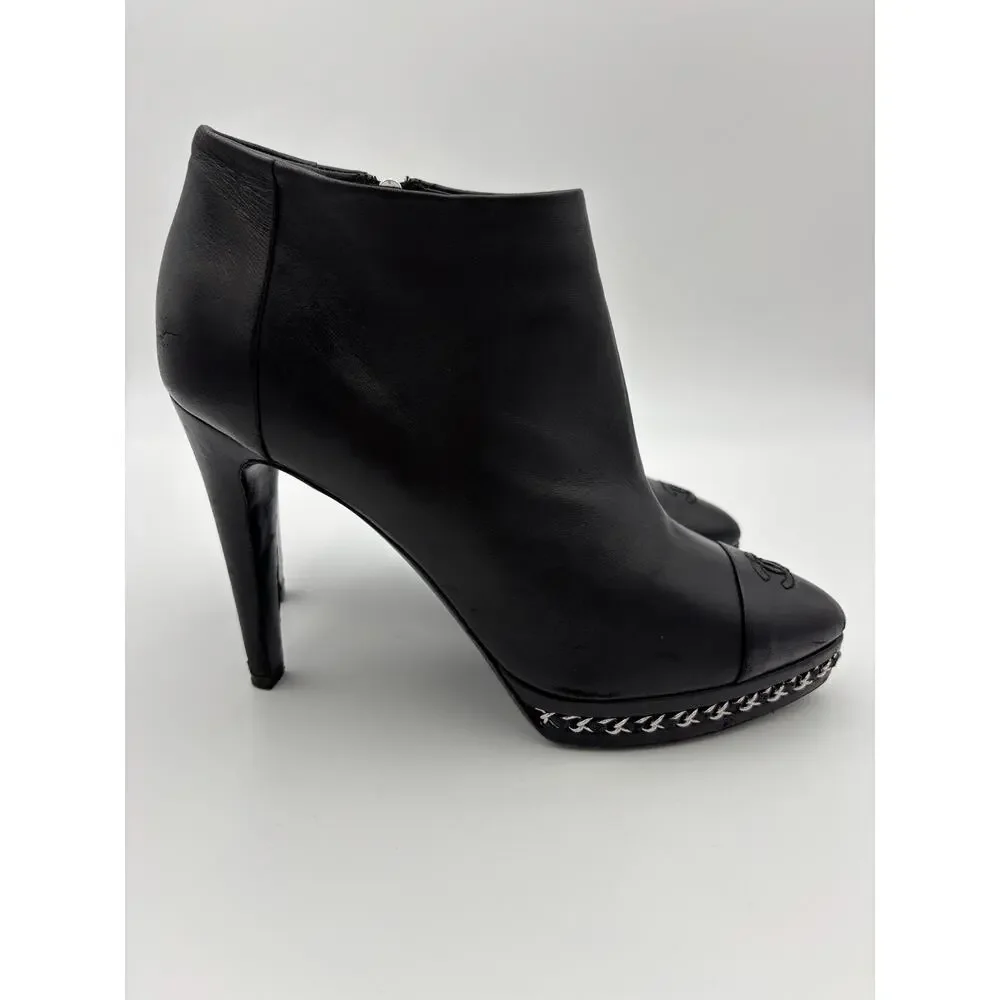 Chanel Interlocking CC Logo Platform Ankle Boots Black Leather Size 38 / 8 Chain
